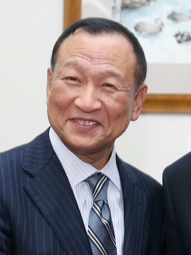 Yasuhiro Oe 2016.jpg