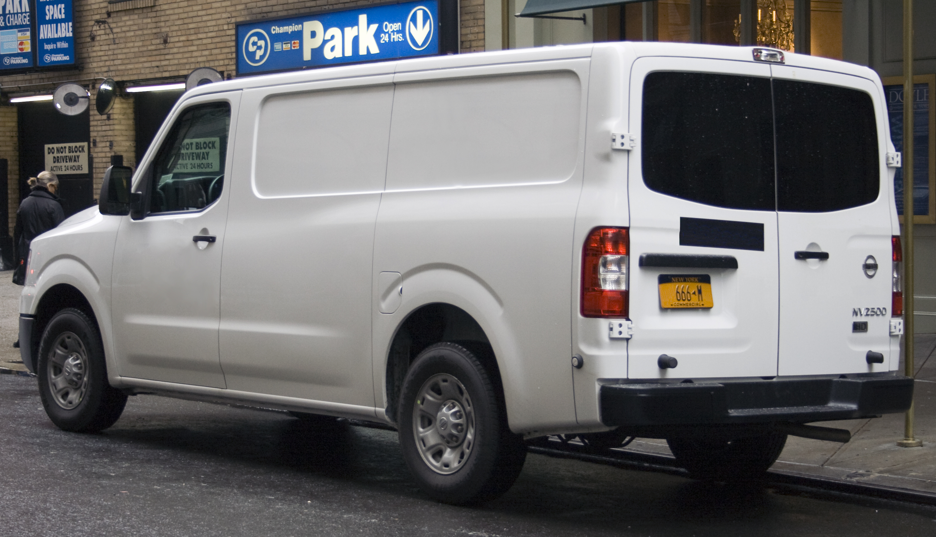 2012 nissan cargo van