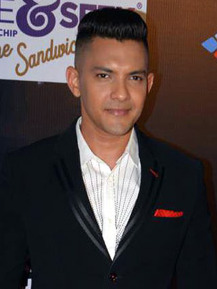 Aditya Narayan graces Nickelodeon Kids Choice- Awards.jpg