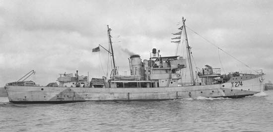 File:Asw trawler HMCS Anticosti (T274).jpg