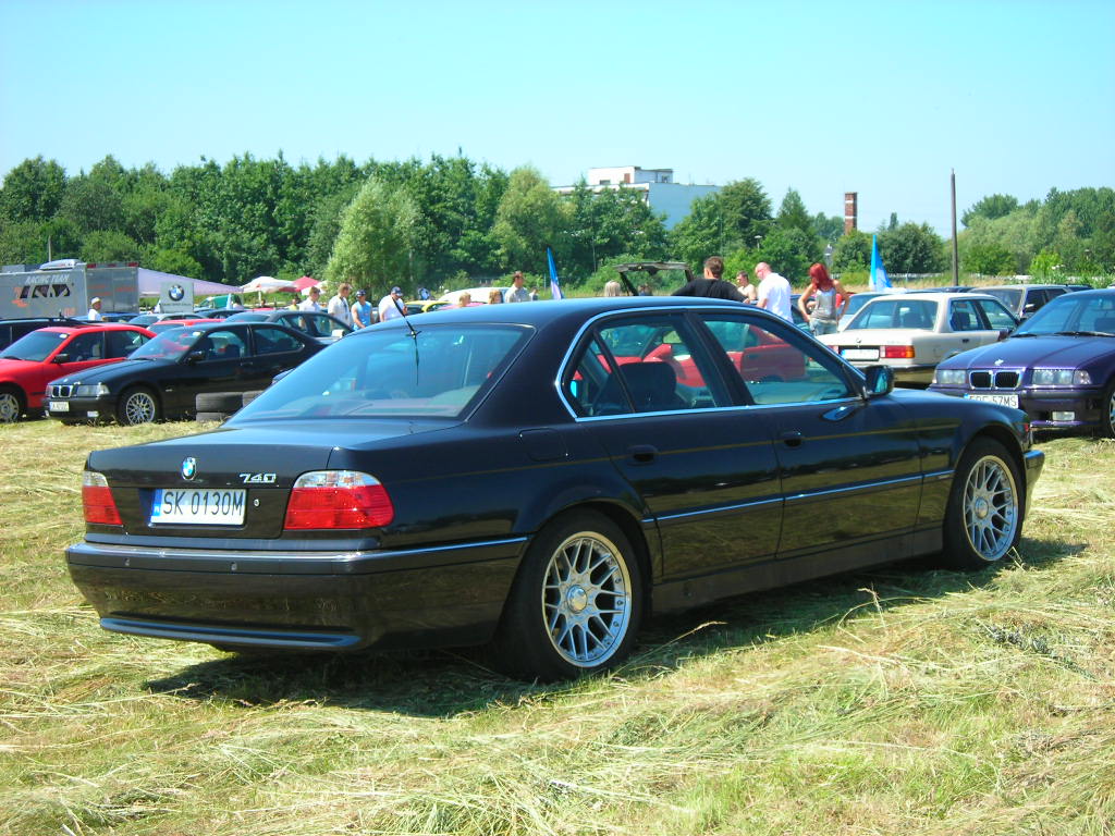 How to jumpstart a bmw 740