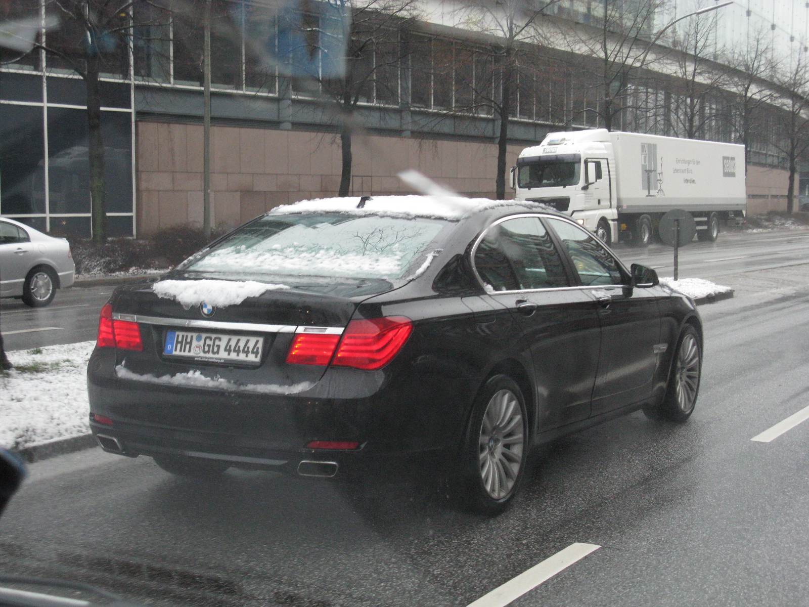 File:BMW 7 series F01 (8577818957).jpg - Wikimedia Commons