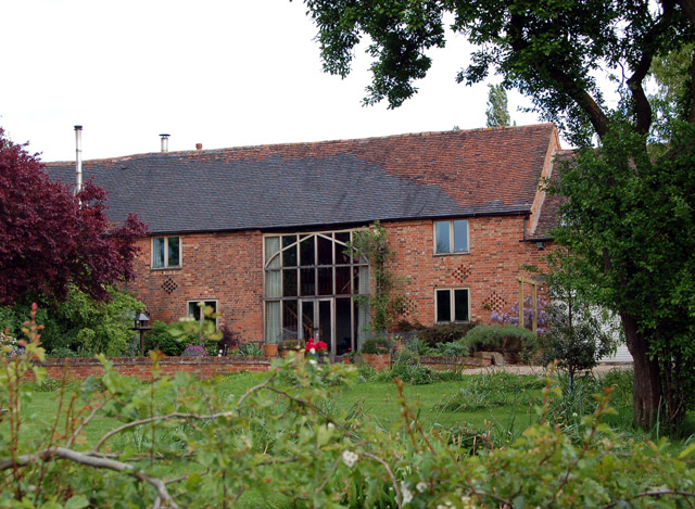 File:Barn Cottage, near Stockton - geograph.org.uk - 1306391.jpg