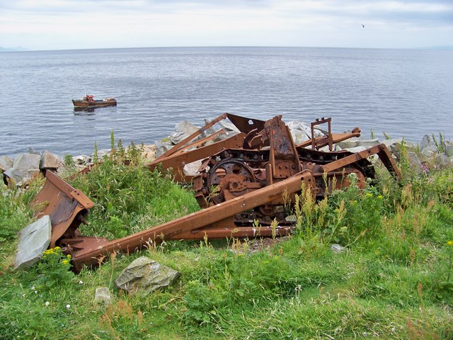 File:Bulldozer Remains at Ailsa Craig Quarry - geograph.org.uk - 1375407.jpg