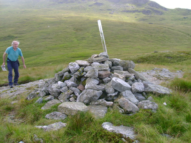 Cairn on Cowal Way - geograph.org.uk - 1431261