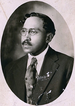 <span class="mw-page-title-main">Charles Franklin Moss</span> African American photographer and painter