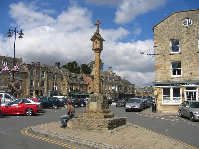 Cross and Sundial, Stow-on-the-Wold - geograph.org.uk - 36087