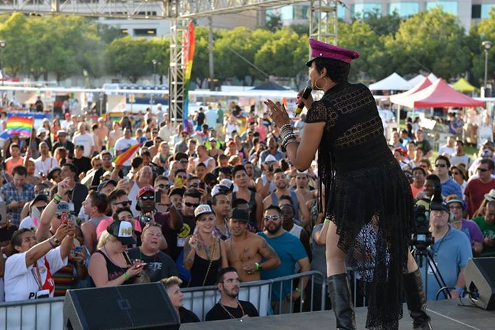 File:Crystal Waters on The Alaska Airlines Stage - August 19, 2013.jpg