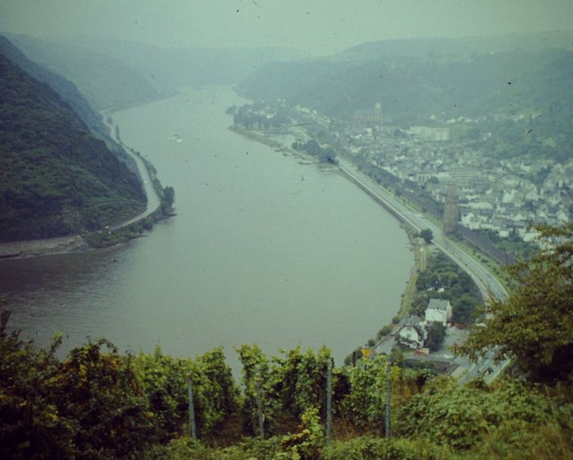 File:Der Rhein bei Oberwesel - geo.hlipp.de - 25111.jpg