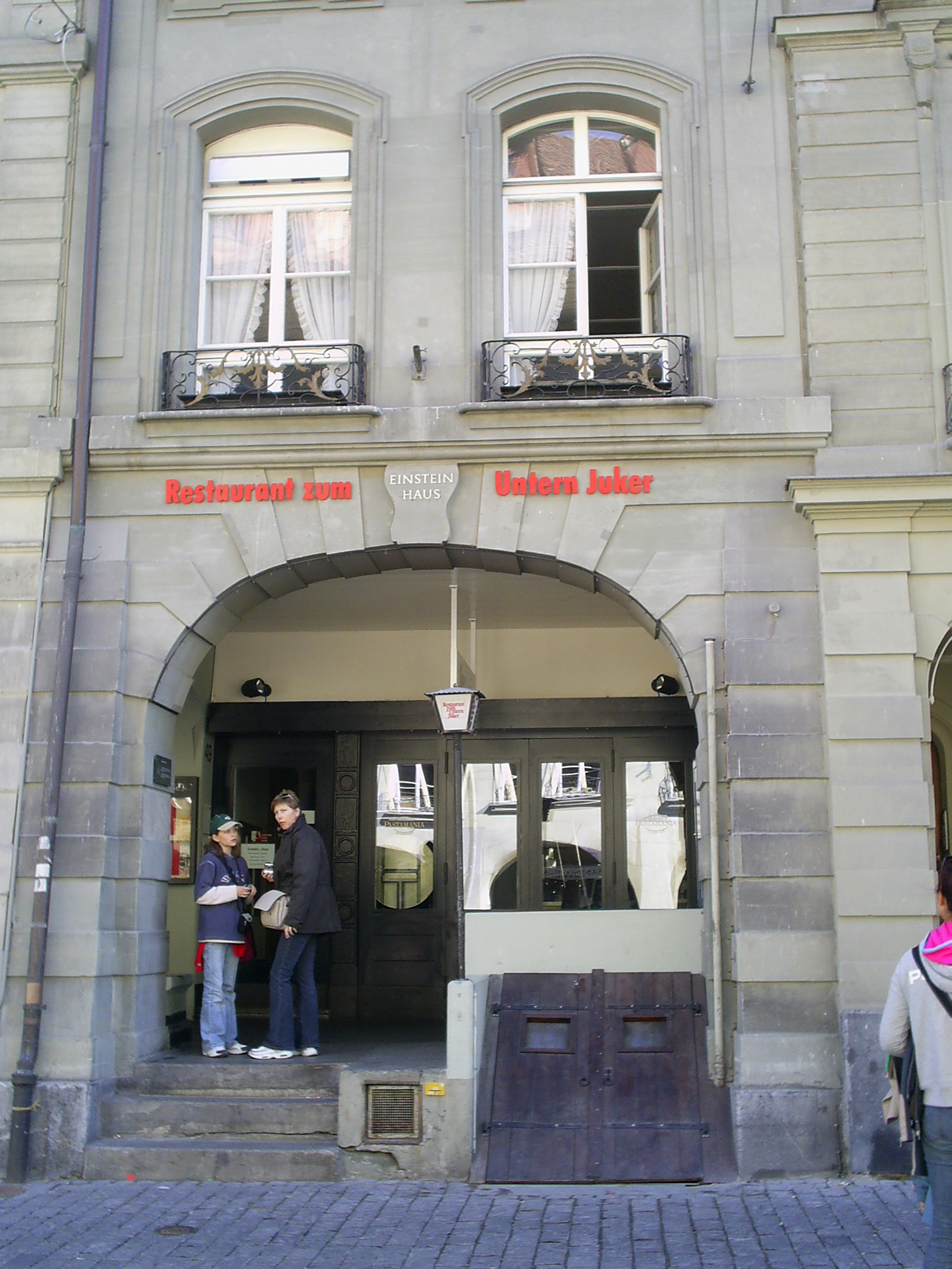 File:Einstein Haus 2.jpg - Wikimedia Commons