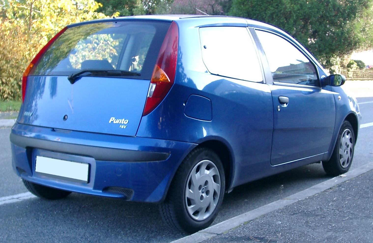 File:Fiat Punto 188 Facelift.JPG - Wikimedia Commons