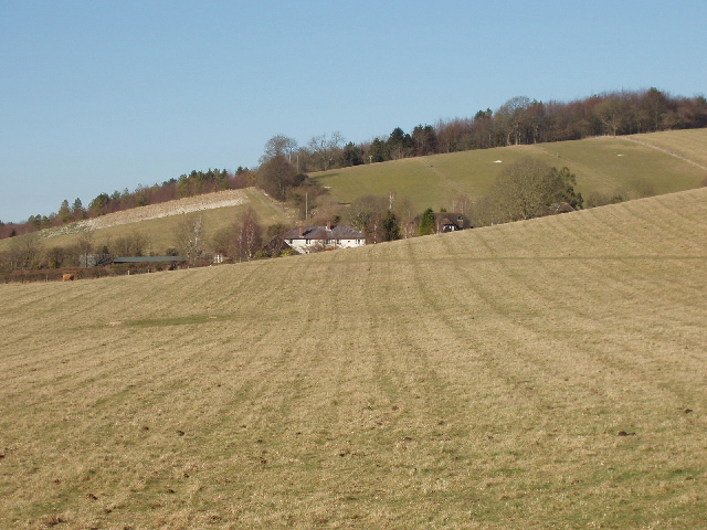 File:Fields around Harecramp Cottages above Fingest - geograph.org.uk - 692579.jpg