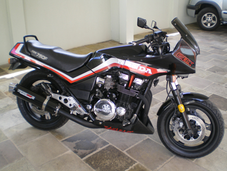 7 GALO: CONHEÇA MAIS DA CBX 750