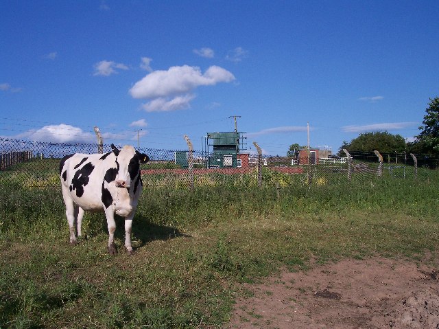 File:Holly Green Sewerage Works - geograph.org.uk - 18342.jpg