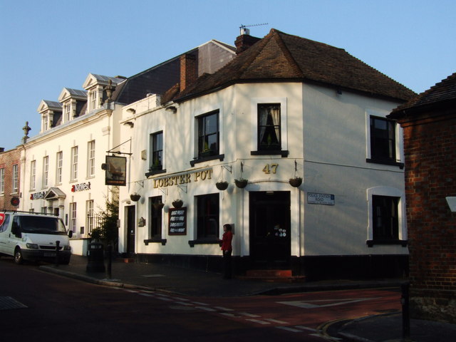 File:Lobster Pot, West Malling - geograph.org.uk - 1620945.jpg