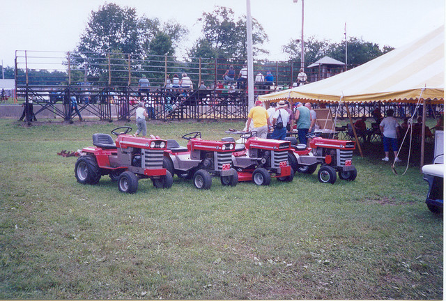 File:Massey Ferguson garden tractors.jpg