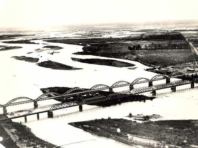 File:Neuquén Bridges 1940.jpg