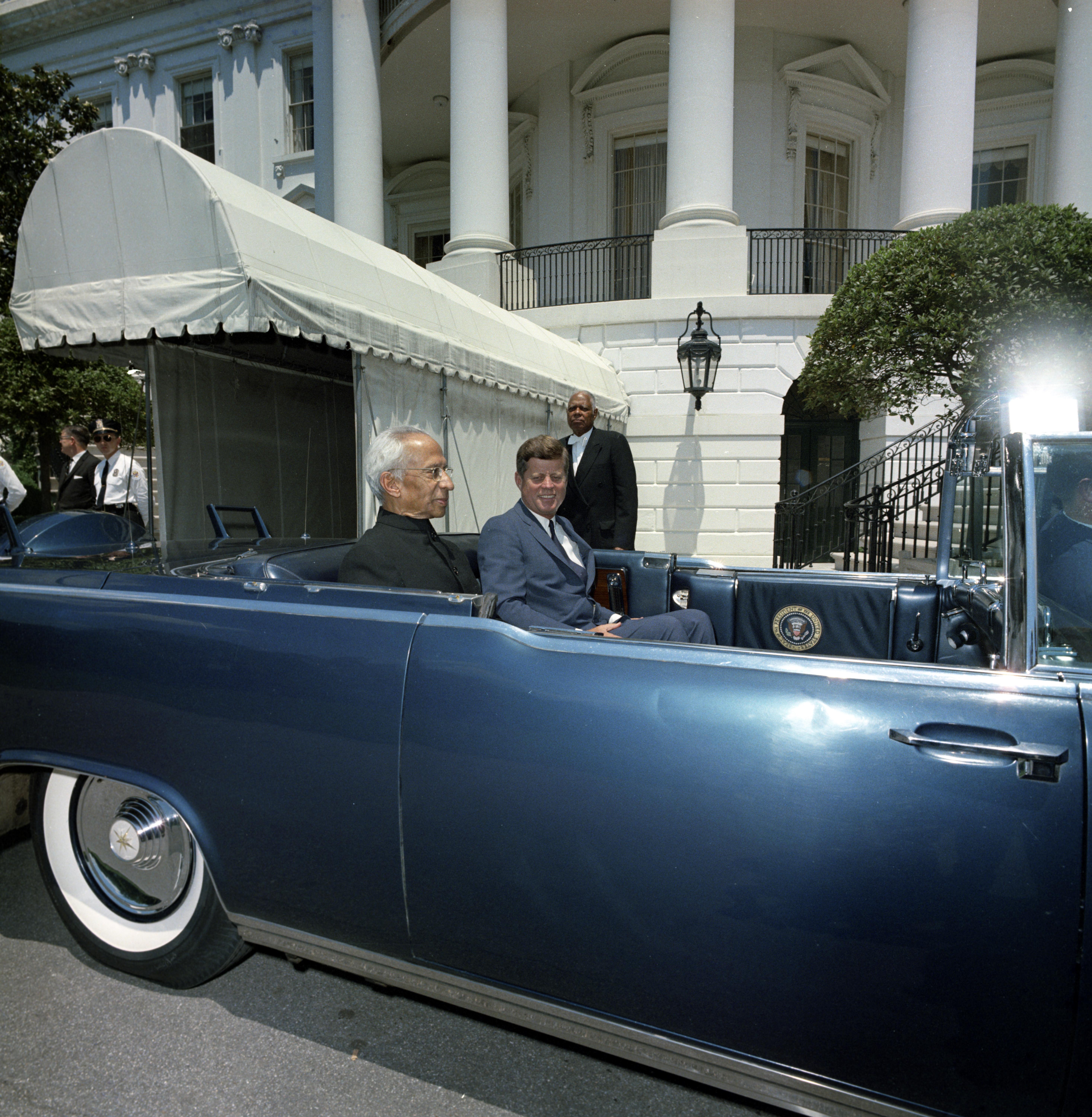 Джон Кеннеди в лимузине