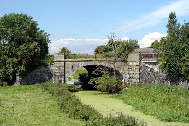 File:Railway Bridge - geograph.org.uk - 501975.jpg