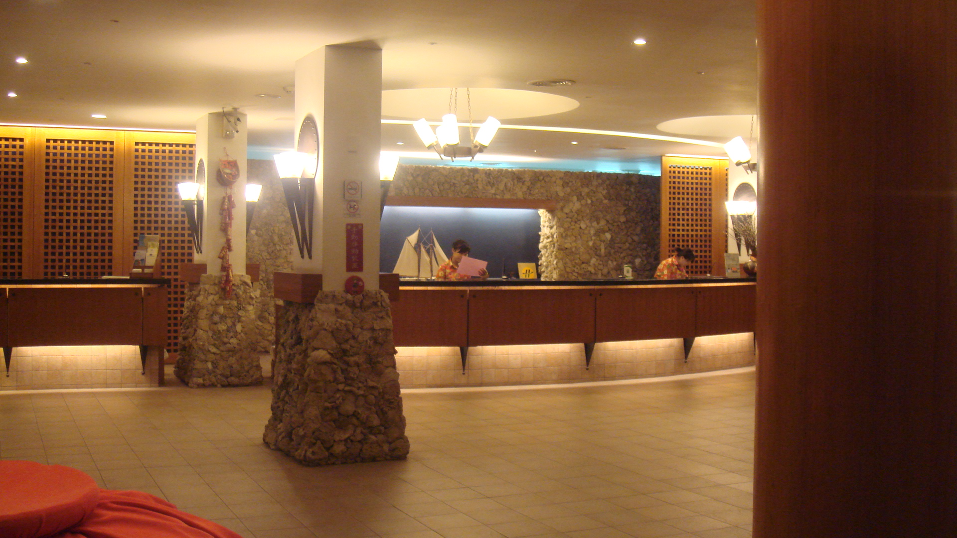 Reception_desk_in_YOHO_Beach_Resort.jpg