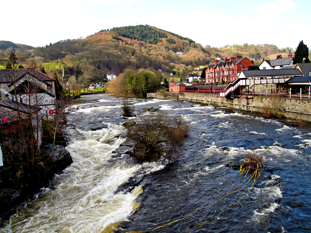 File:River Dee at Llangollen - geograph.org.uk - 1189021.jpg