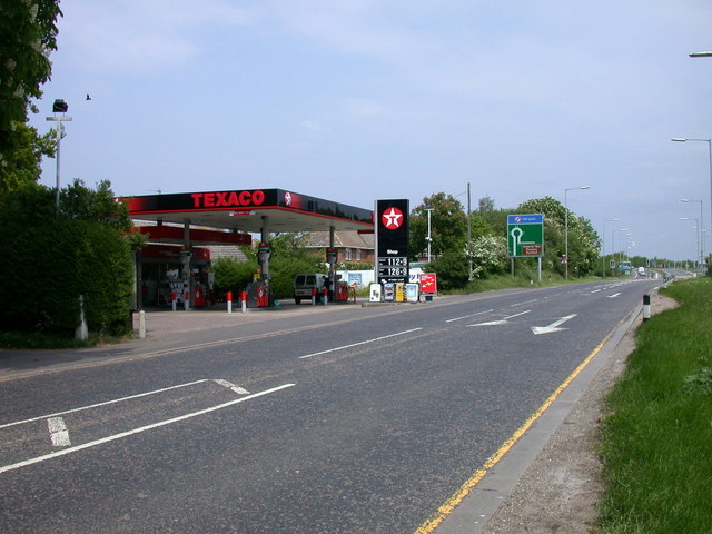 File Texaco Garage On The A505 Geograph Org Uk 802428 Jpg