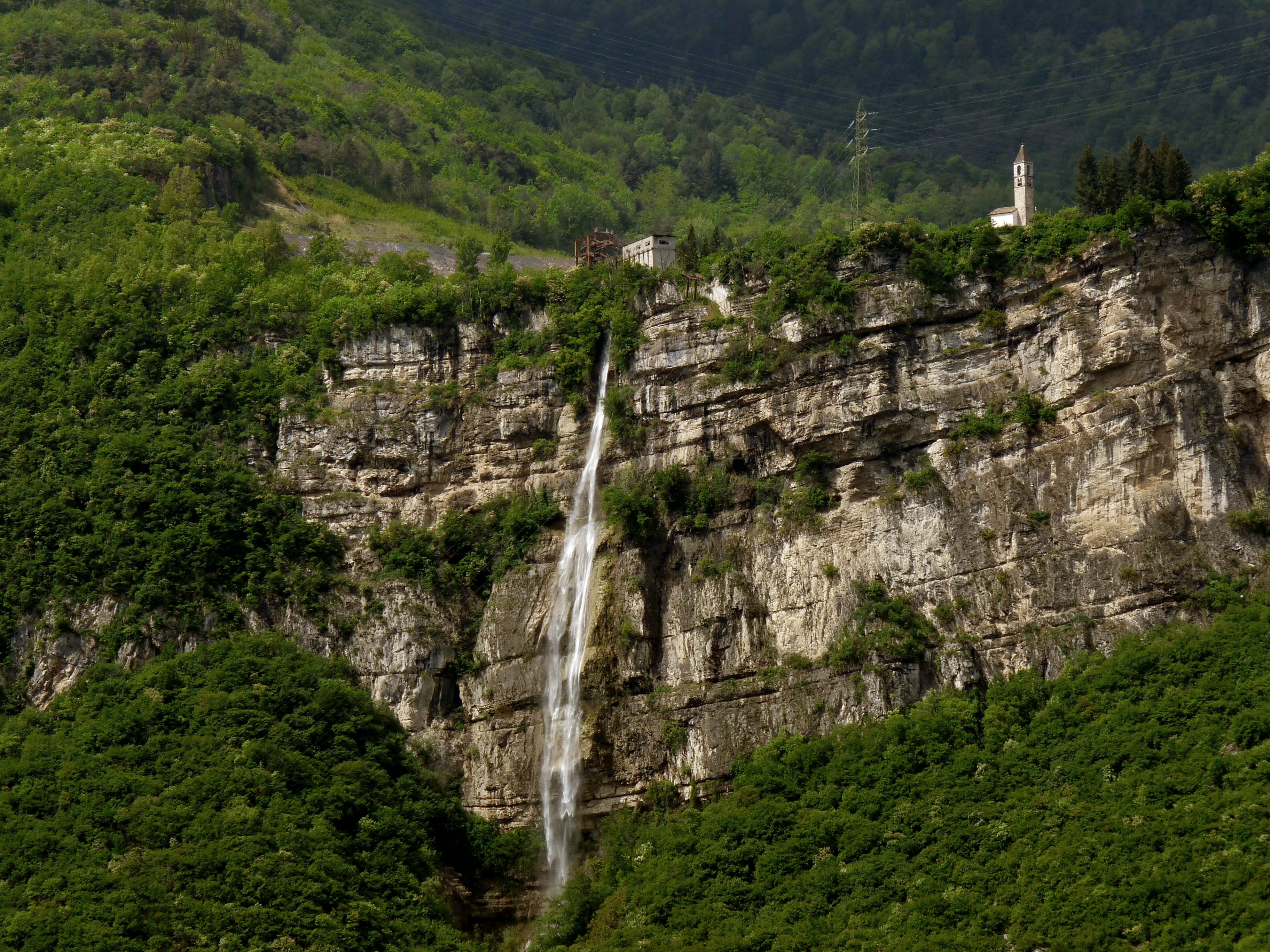 Trento-Sardagna waterfall 1.jpg