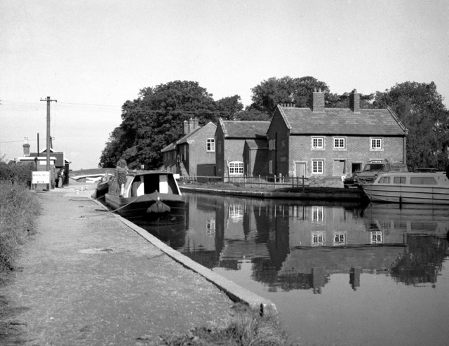 File:Tyrley Wharf, Shropshire Union Canal - geograph.org.uk - 421764.jpg