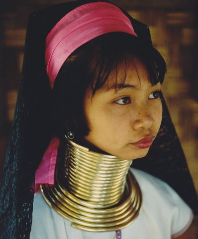File:Young woman of the karen tribe in Thailand..jpg