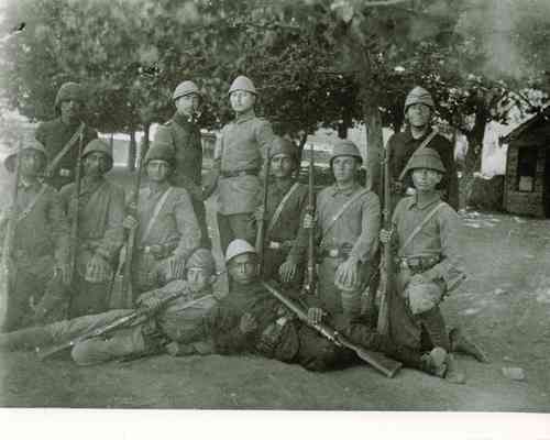 File:קבוצת צוערים מארץ ישראל בצבא הטורקי Jewish-Palestinian cadets in the Turkish Arm-1301.jpeg