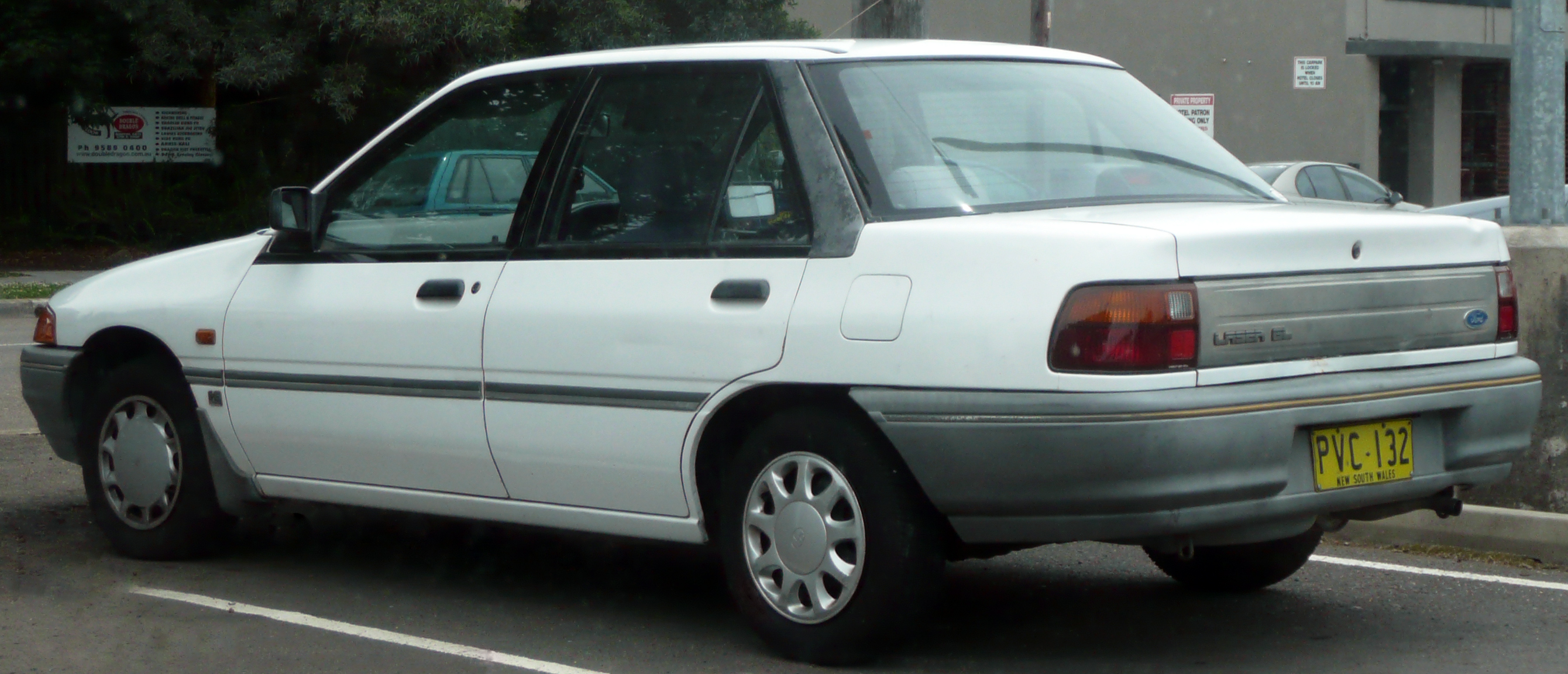 1990 Ford laser kf gl #2