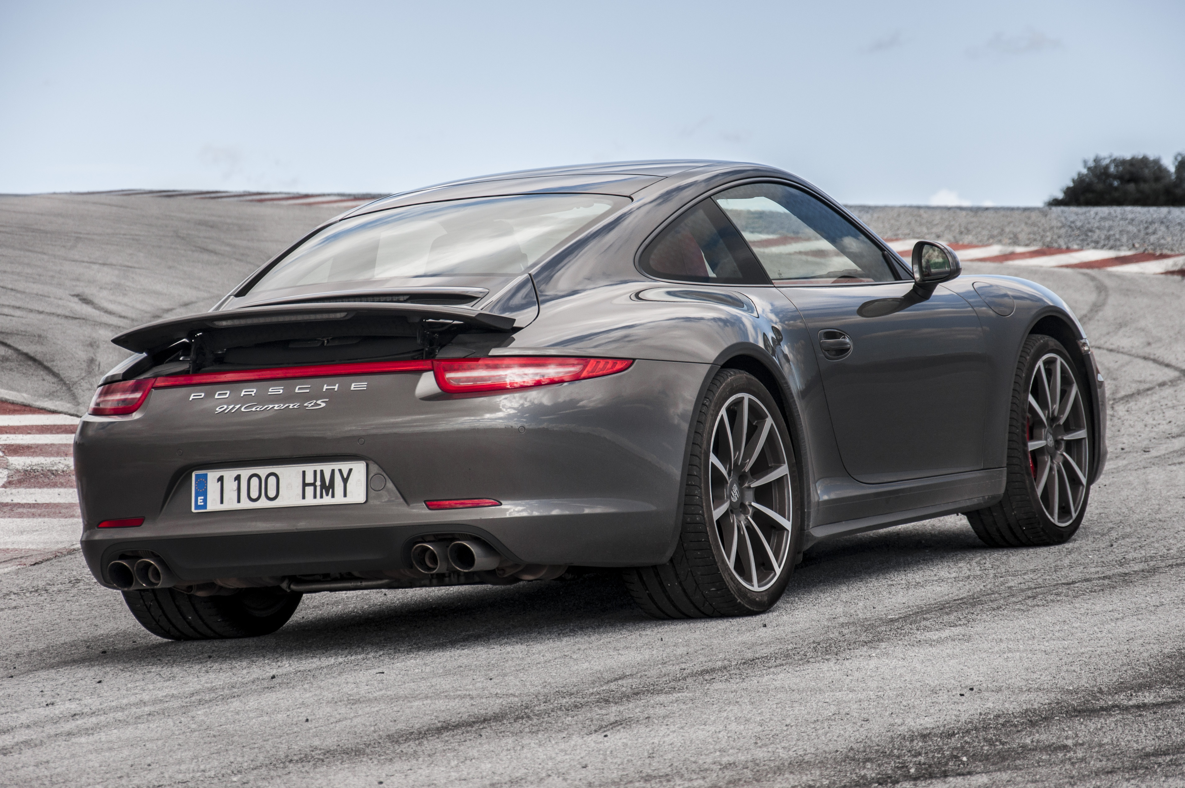 File2013 Porsche 911 Carrera 4S (991) (8824948364).jpg Wikimedia Commons