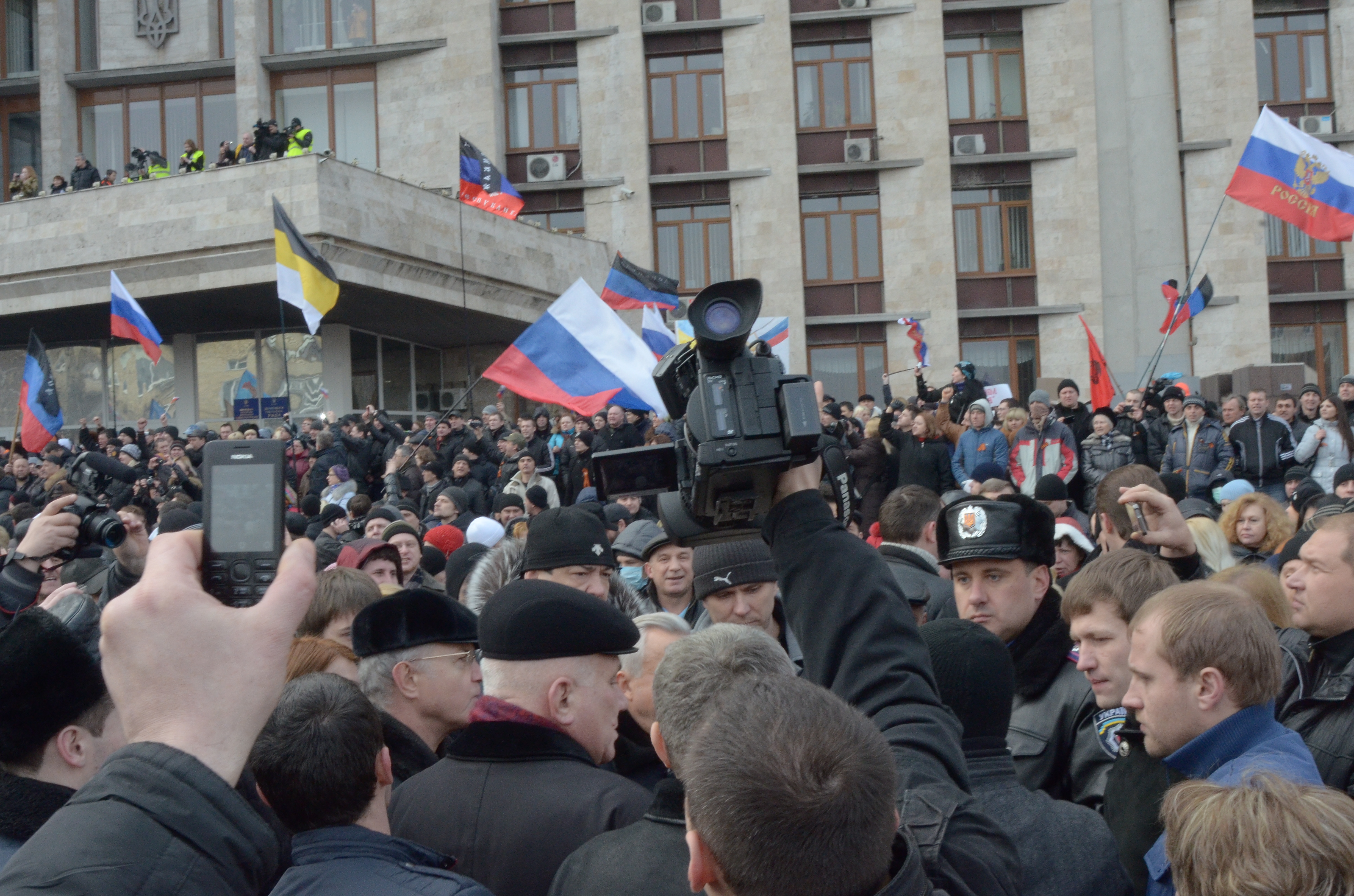 Донецк 2014. Митинги на Донбассе 2014. Протесты в Донецке 2014. Митинги в Донецке в 2014 году.