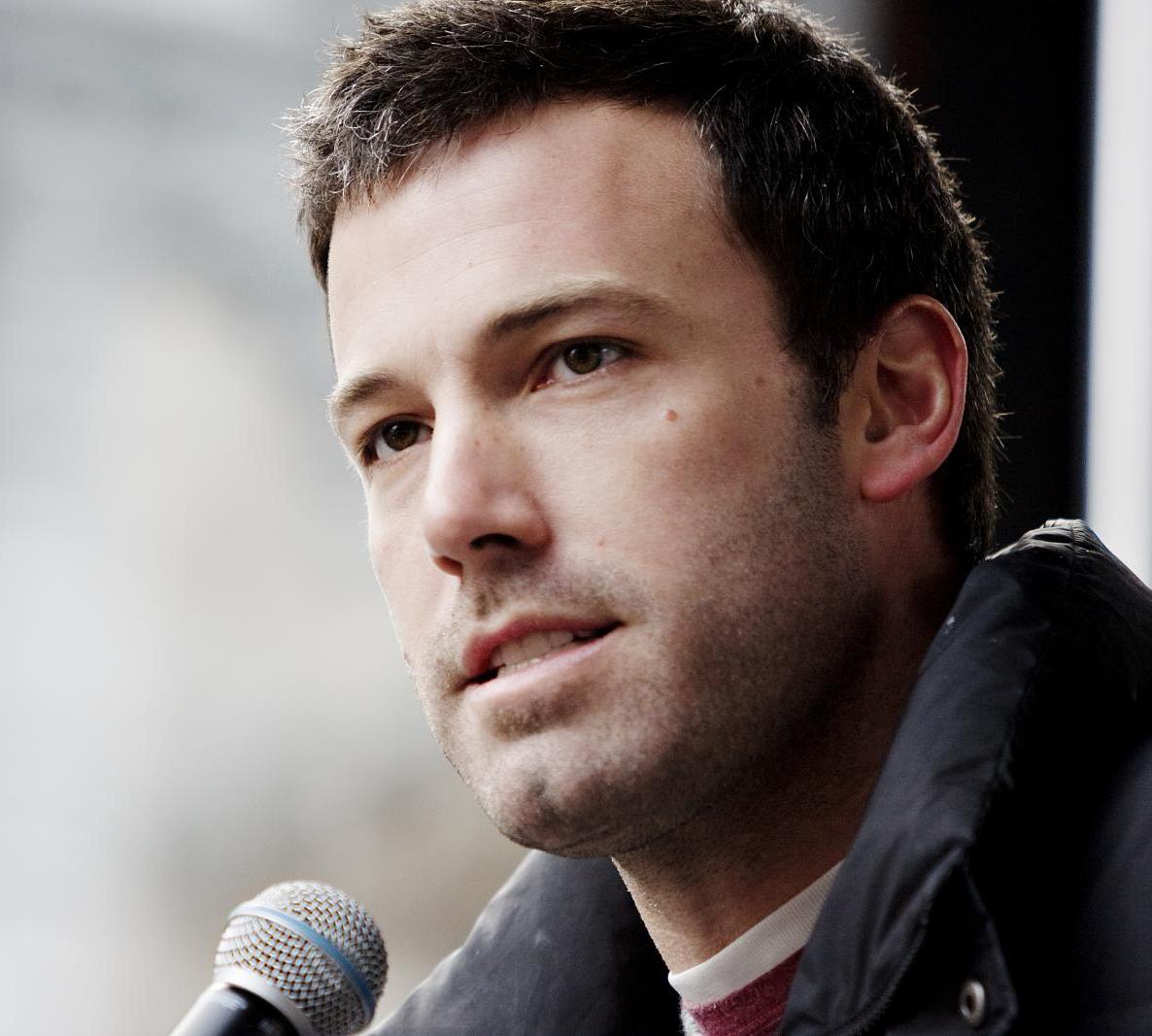 Affleck speaking at a Feeding America rally in 2009 Photo: By Erin/Wikimedia Commons