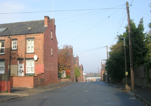 File:Athlone Street - Church Road, Armley - geograph.org.uk - 1032260.jpg