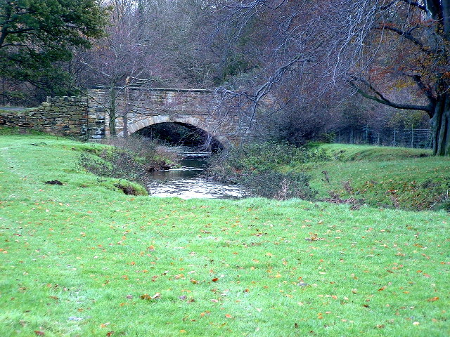 File:Bridge over the Dearne - geograph.org.uk - 86963.jpg