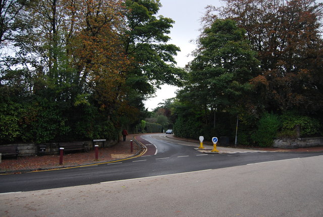 File:Calverley Park Gardens and Calverley Rd junction - geograph.org.uk - 1532264.jpg