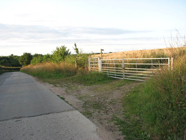 File:Cycle Route 1 - geograph.org.uk - 1391802.jpg