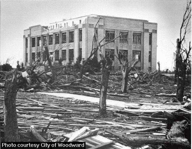 File:Damage in the city of Woodward after the 1947 Woodward F5 Tornado.jpg