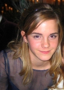 File:Emma Watson GoF Premiere 2.jpg