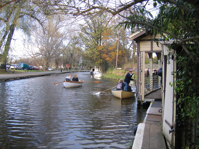 Exercise in the fresh air and keep warm in winter - geograph.org.uk - 981723