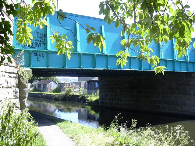 File:Finsley Gate Bridge Leeds Liverpool Canal - geograph.org.uk - 1370063.jpg