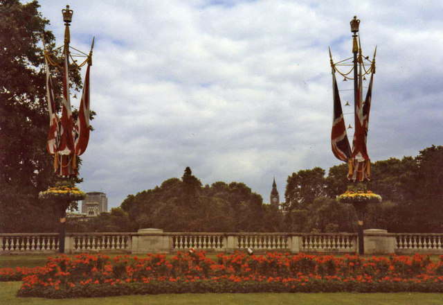 File:Flowerbed and Flagpoles near Buckingham Palace, London SW1 - geograph.org.uk - 681532.jpg