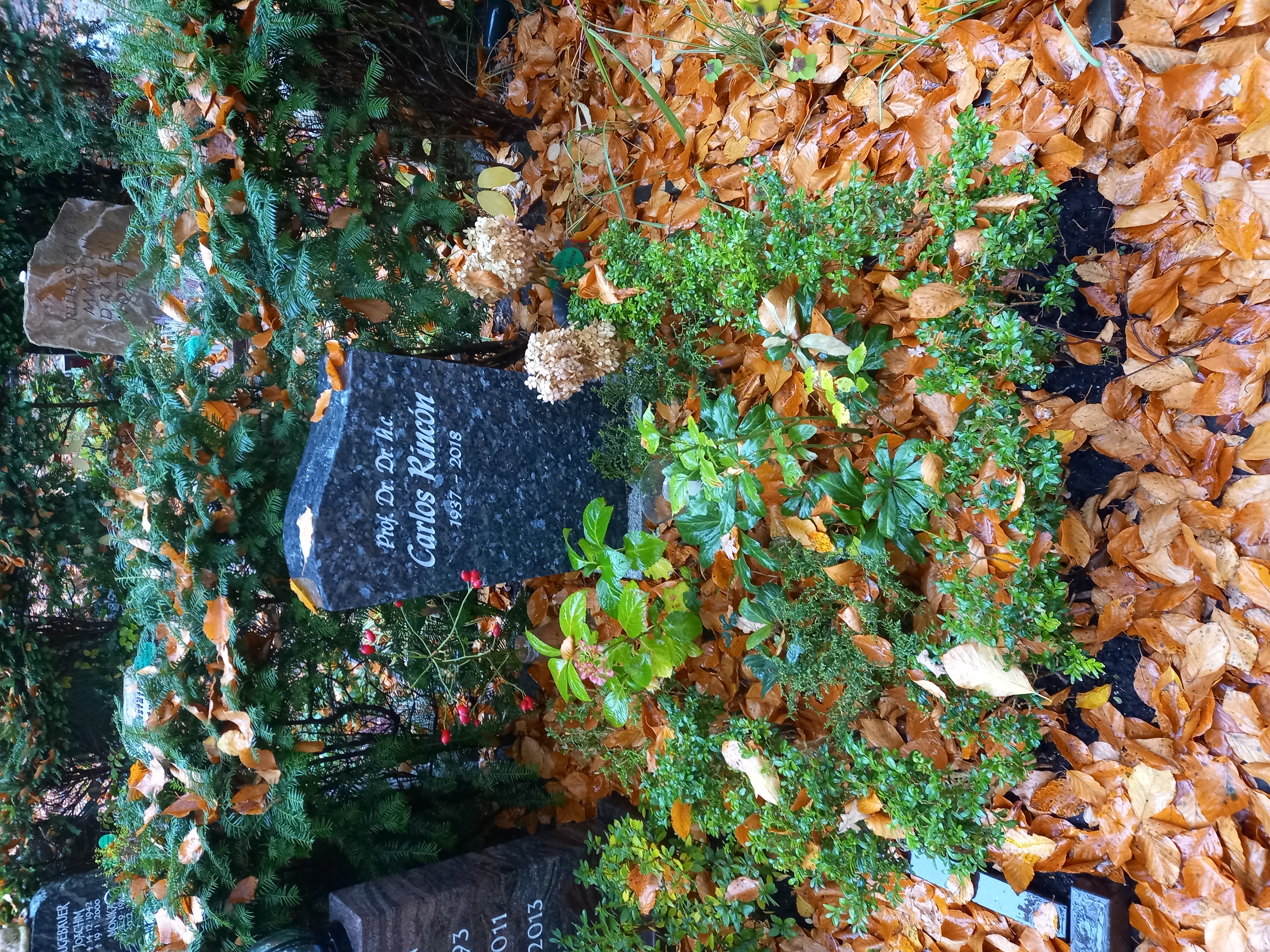 Das Grab von Carlos Rincón auf dem [[Friedhof Lichterfelde