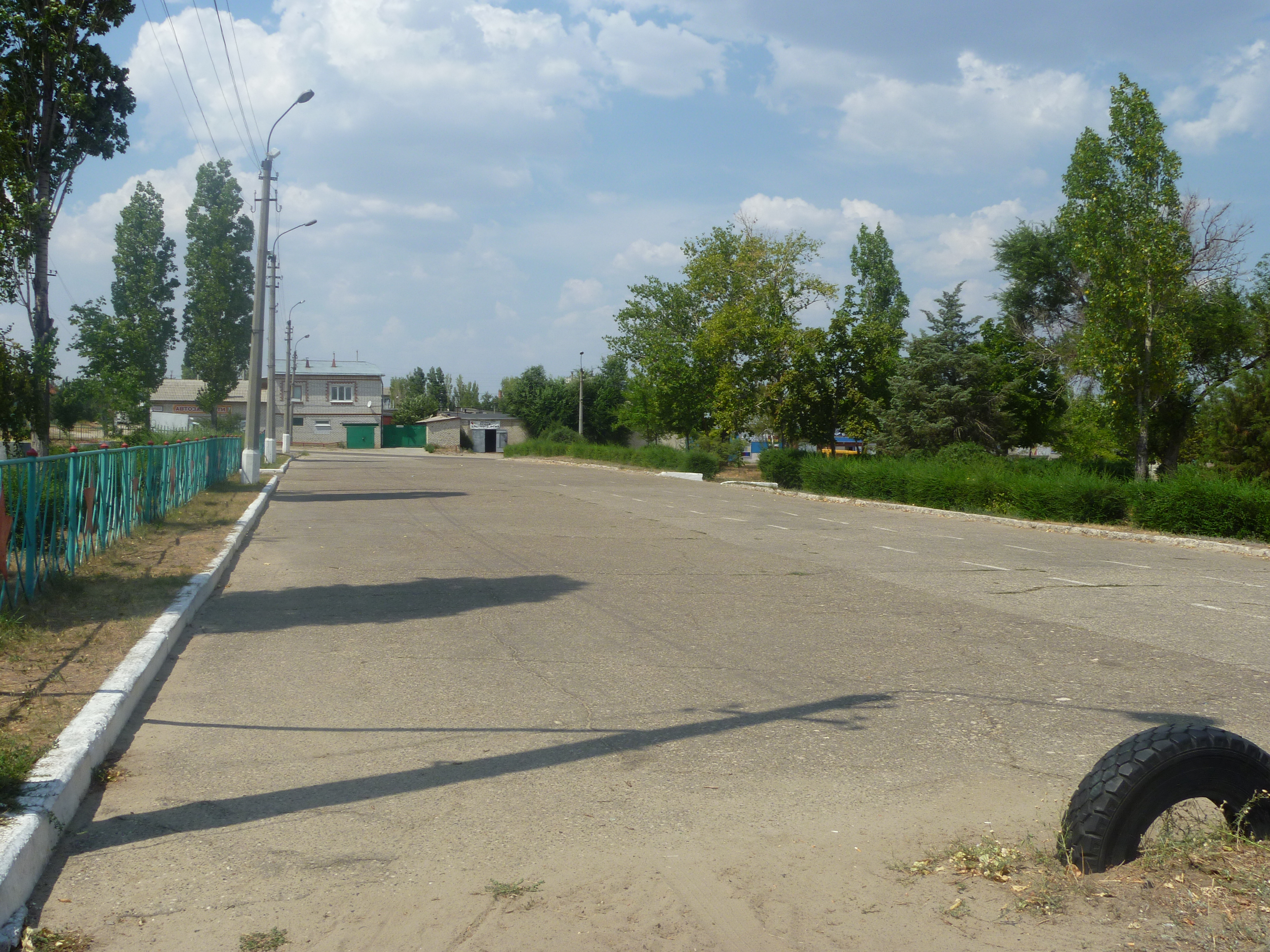 Волгоградская область переехавших. Дубовка стадион. Краснослободск Волгоградской области стадион. Посёлок Комсомольский Волгоградская область. ЖД кольцо Камышин.