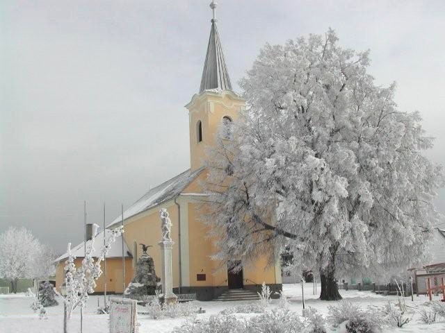 File:Kirche Lebenbrunn.jpg