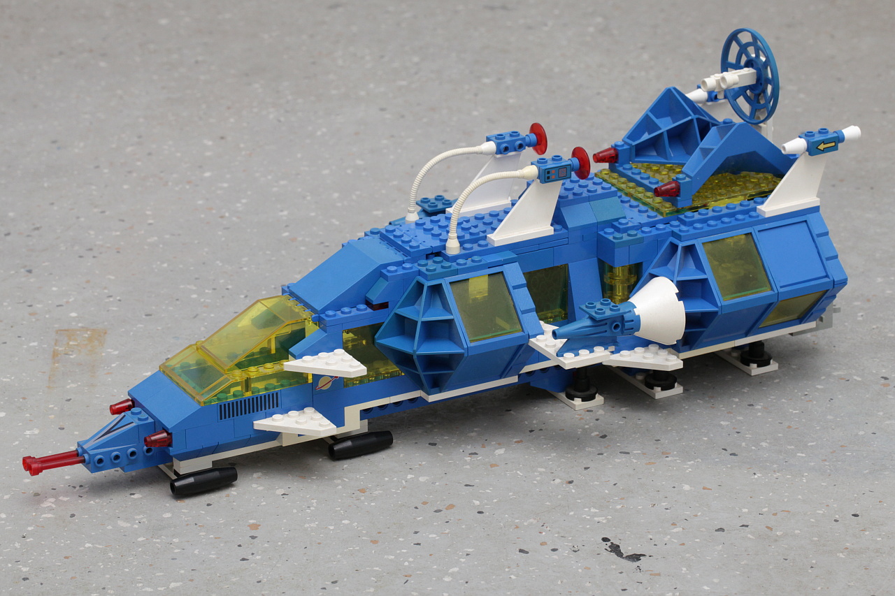 Lego_Space_-_Set_6985_Cosmic_Fleet_Voyag