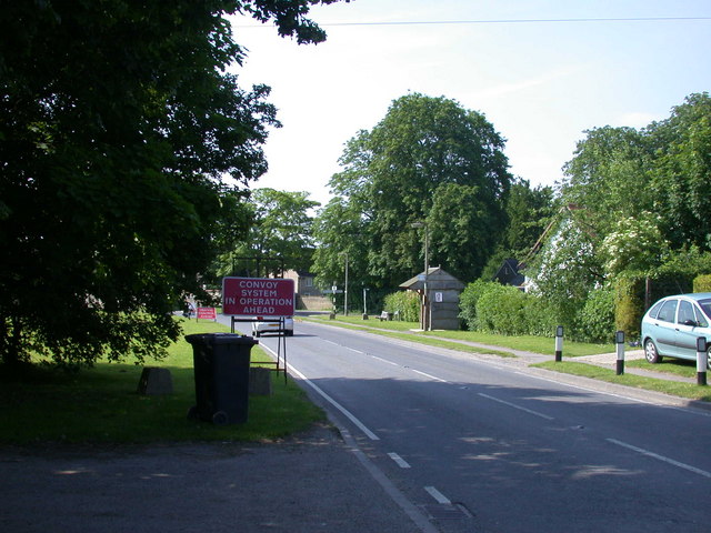 File:Looks like we've got us a convoy^ - geograph.org.uk - 837792.jpg