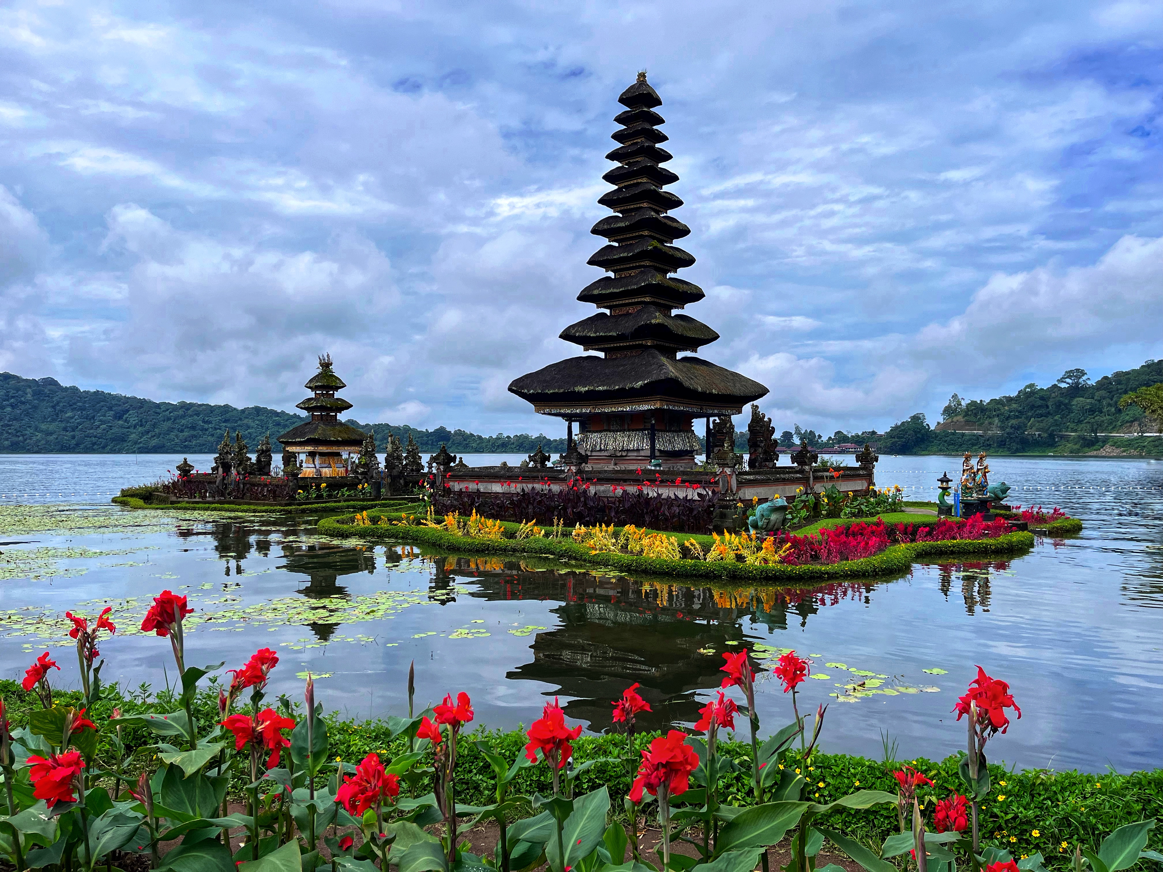 Pura Ulun Danu Bratan - Wikipedia