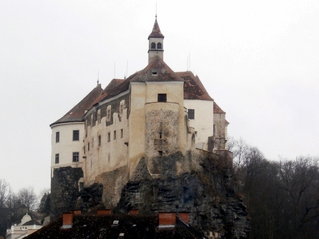 File:Raabs an der Thaya, Österreich, Schloss Raabs 280318.jpg